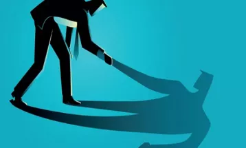 
                                                قصص واقعية – قصة : 040- إياك والاعتداد بالنفس