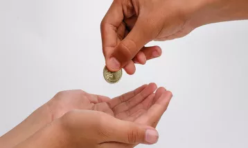 
                                                قصص واقعية – قصة : 076 - الإيمان أساسه العطاء - ولا تنسوا الفضل بينكم