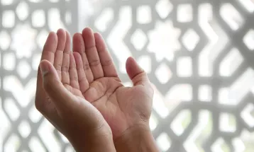
                                                قصص واقعية – قصة : 080 - مع الله لا ينفع ذكاء ولكن ينفع الدعاء