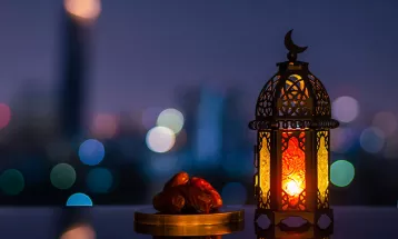 
                                                ندوات مختلفة - قناة الجزيرة - الندوة : 6 - حوار بين الدكتور عمر عبد الكافي والدكتور محمد راتب النابلسي - استقبال شهر رمضان .