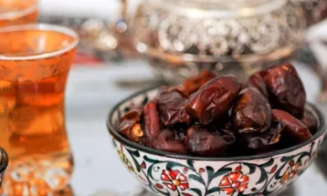 
                                                أحاديث رمضان 1445هـ - خواطر رمضانية : 13 - كيف نصوم رمضان إيماناً واحتساباً؟